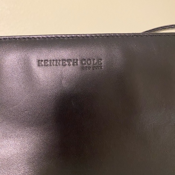 Kenneth Cole Elegant Black Shoulder Bag - Picture 7 of 9